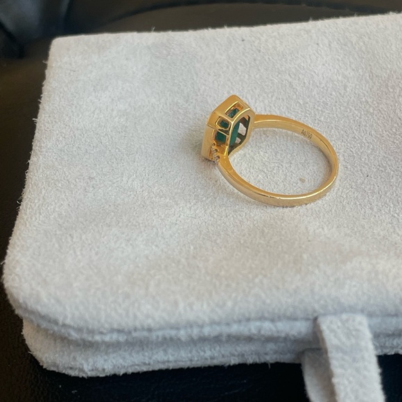 Engagement ring: natural emerald 18K ring with 6 natural diamonds - Picture 5 of 8